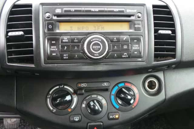 Nissan Micra (2010) thumbnail 6