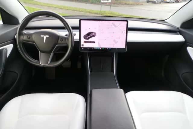 Tesla Model 3 (2019) thumbnail 2