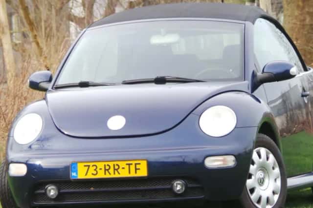 Volkswagen New Beetle (2005) thumbnail 5