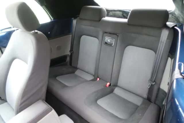 Volkswagen New Beetle (2005) thumbnail 6