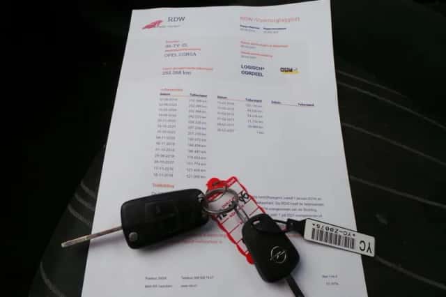 Opel Corsa (2007) thumbnail 4