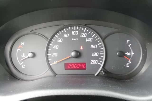 Suzuki Swift (2005) thumbnail 3