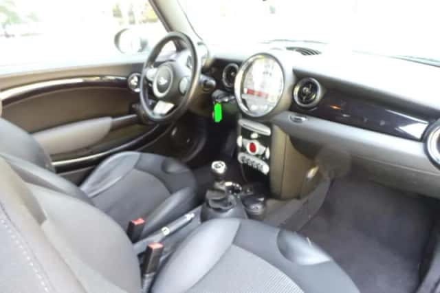 MINI Clubman (2010) thumbnail 2