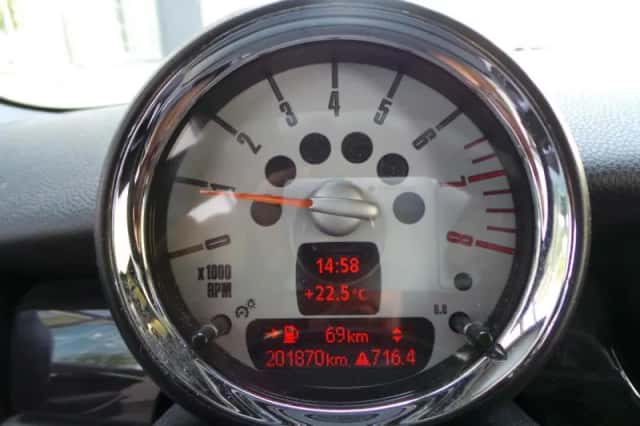 MINI Clubman (2010) thumbnail 3