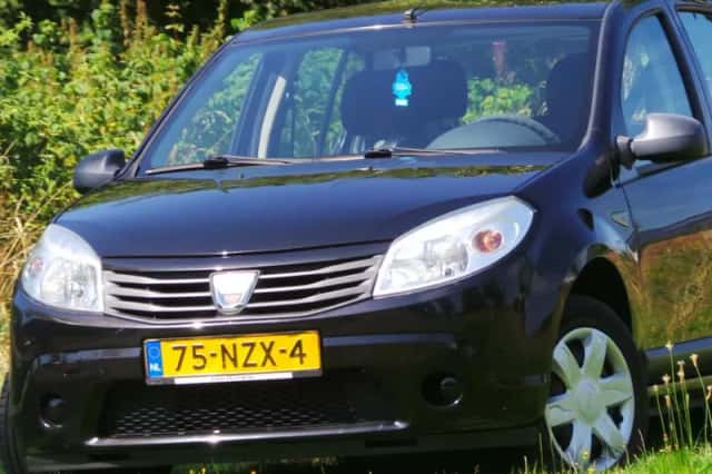Dacia Sandero (2011) thumbnail 6