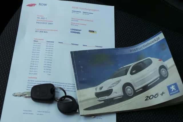 Peugeot 206+ (2009) thumbnail 3