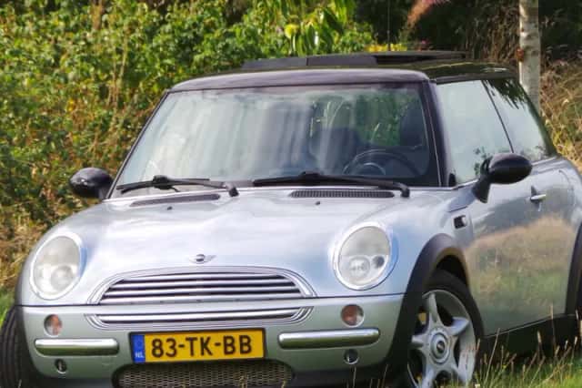 MINI Cooper (2003) thumbnail 4