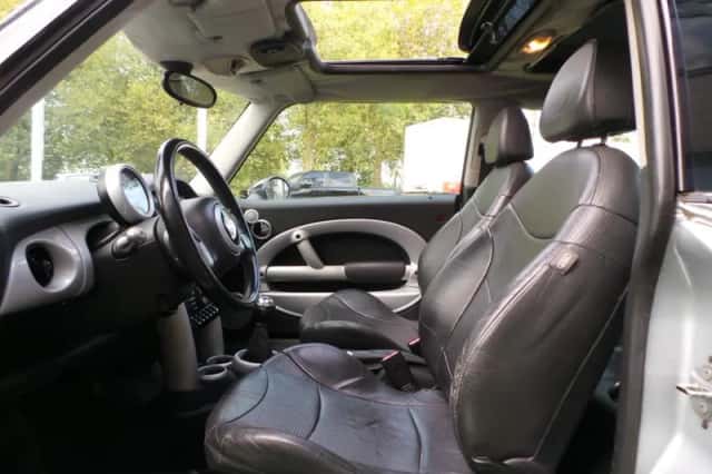 MINI Cooper (2003) thumbnail 5