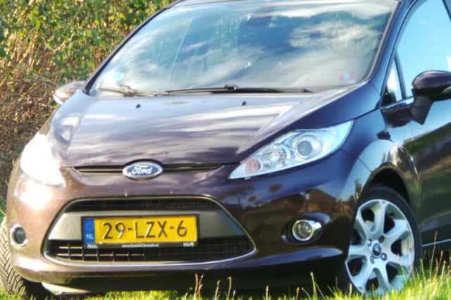 Ford Fiesta (2010) thumbnail 5