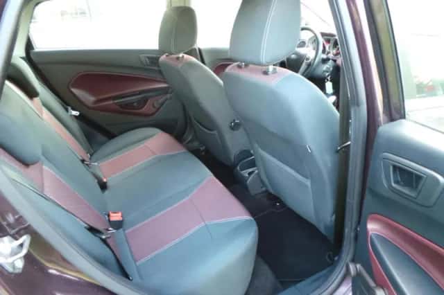 Ford Fiesta (2010) thumbnail 6