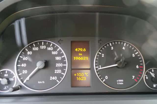 Mercedes-Benz A-Klasse (2011) thumbnail 3