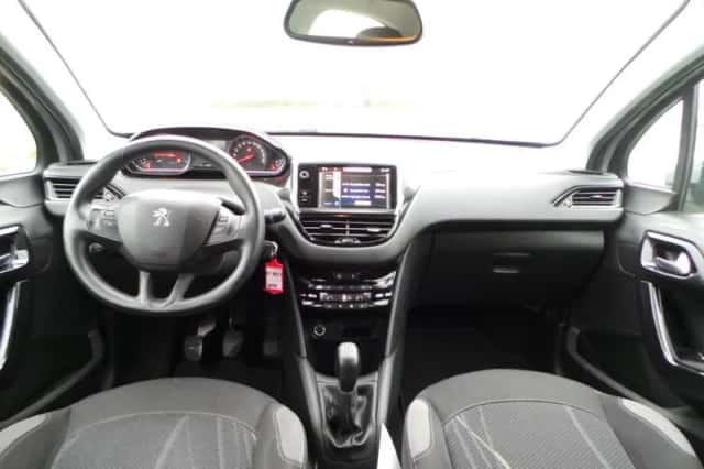 Peugeot 208 (2014) thumbnail 2