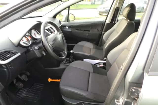 Peugeot 207 (2010) thumbnail 2