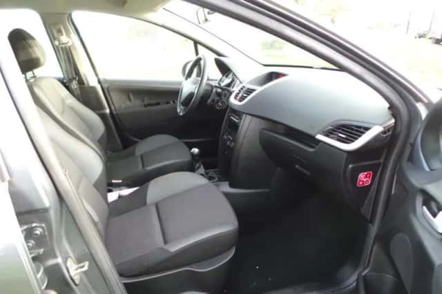 Peugeot 207 (2010) thumbnail 6