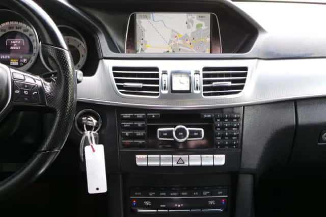 Mercedes-Benz E-Klasse (2013) thumbnail 6