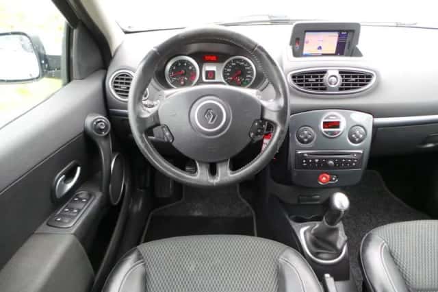 Renault Clio (2009) thumbnail 2