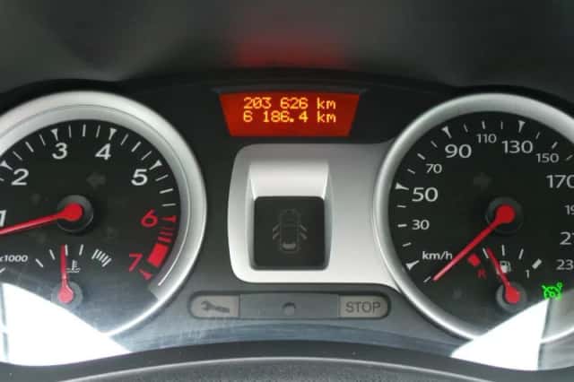Renault Clio (2009) thumbnail 3