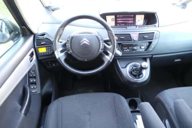 Citroën C4 Picasso (2011) thumbnail 2