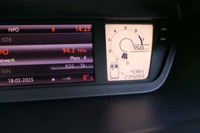 Citroën C4 Picasso (2011) thumbnail 3