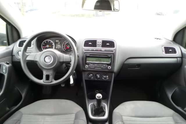 Volkswagen Polo (2011) thumbnail 2