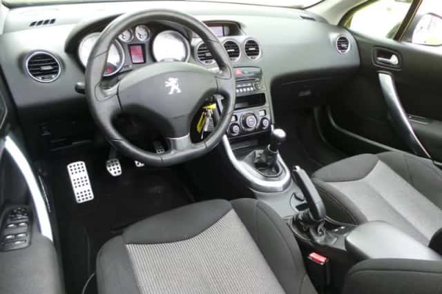 Peugeot 308 (2013) thumbnail 2