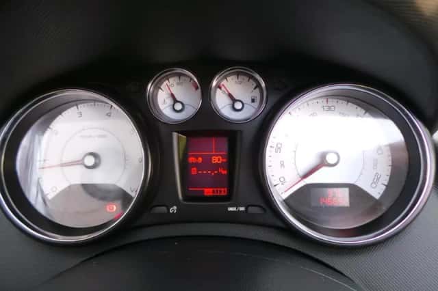 Peugeot 308 (2013) thumbnail 3