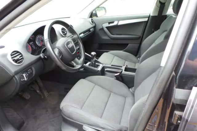 Audi A3 (2010) thumbnail 2