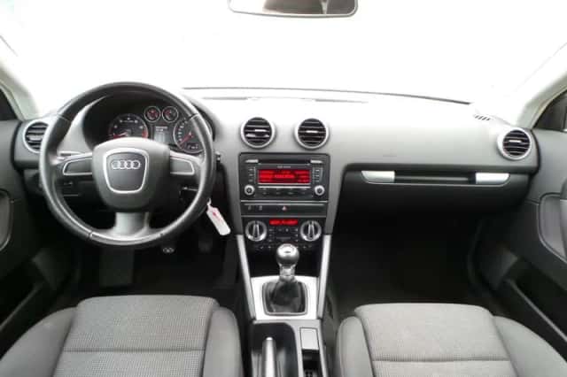 Audi A3 (2010) thumbnail 5