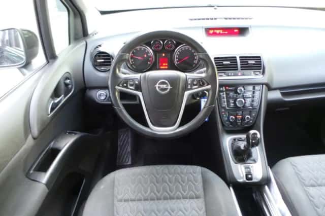 Opel Meriva (2013) thumbnail 2