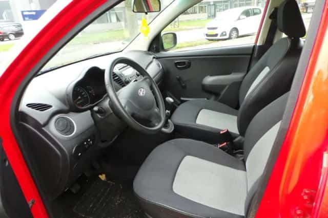Hyundai i10 (2010) thumbnail 4