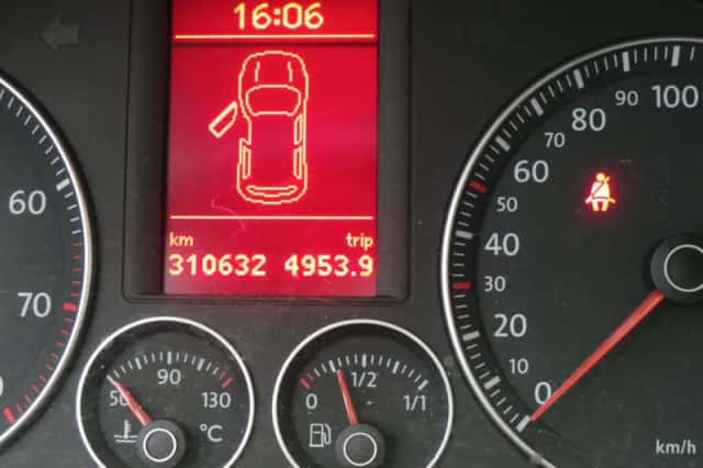 Volkswagen Golf (2008) thumbnail 3