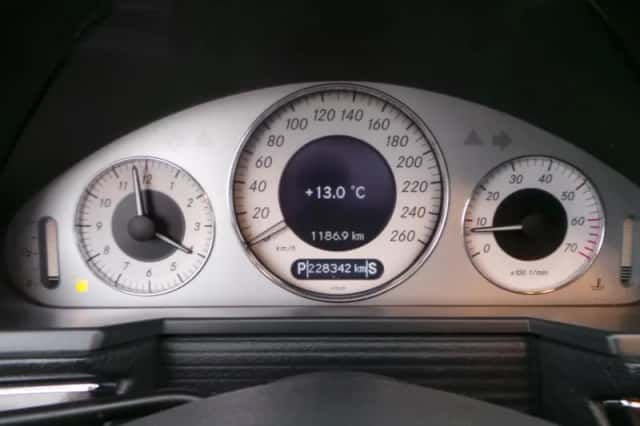 Mercedes-Benz E-Klasse (2004) thumbnail 3