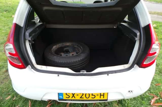 Dacia Sandero (2012) thumbnail 6