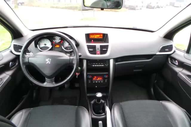 Peugeot 207 (2008) thumbnail 2