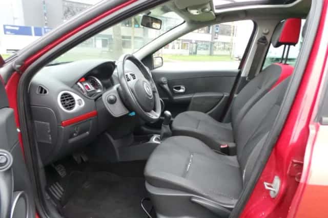 Renault Clio (2007) thumbnail 2
