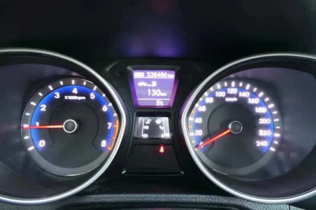 Hyundai i30 (2012) thumbnail 3