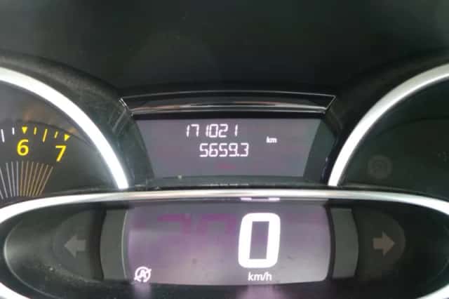 Renault Clio (2016) thumbnail 3