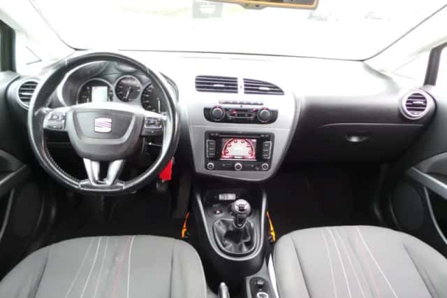 SEAT Leon (2011) thumbnail 2