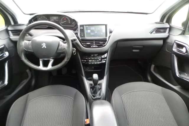 Peugeot 208 (2017) thumbnail 2