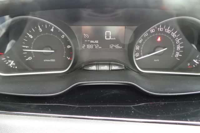 Peugeot 208 (2017) thumbnail 3