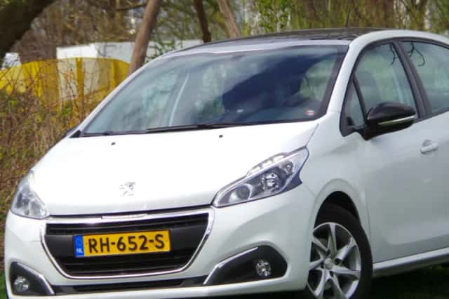 Peugeot 208 (2017) thumbnail 4