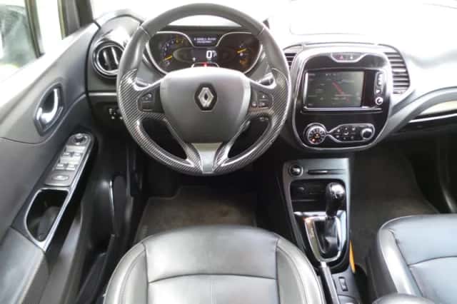 Renault Captur (2015) thumbnail 2