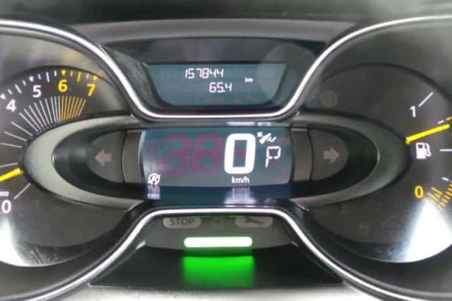 Renault Captur (2015) thumbnail 3