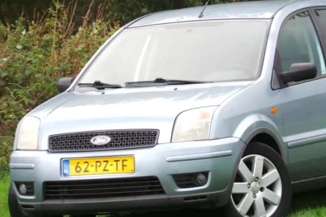 Ford Fusion (2005) thumbnail 6