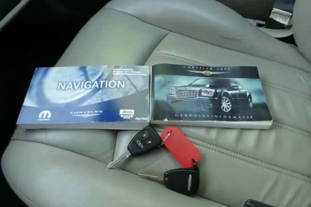 Chrysler 300C (2007) thumbnail 3