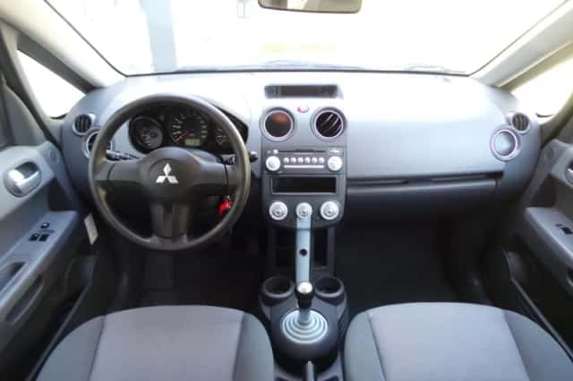 Mitsubishi Colt (2008) thumbnail 2