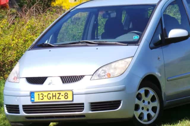 Mitsubishi Colt (2008) thumbnail 5