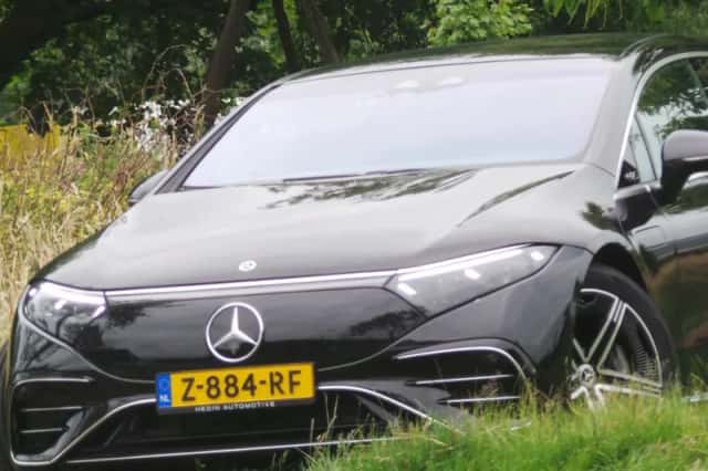 Mercedes-Benz EQS (2023) thumbnail 4