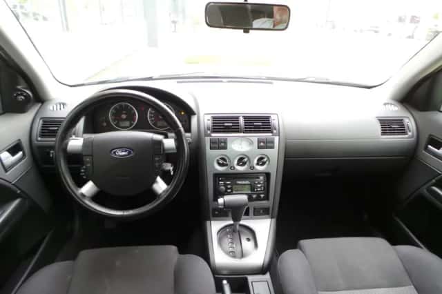 Ford Mondeo (2001) thumbnail 2