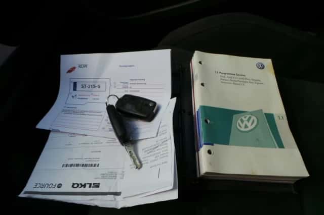 Volkswagen Golf (2009) thumbnail 4